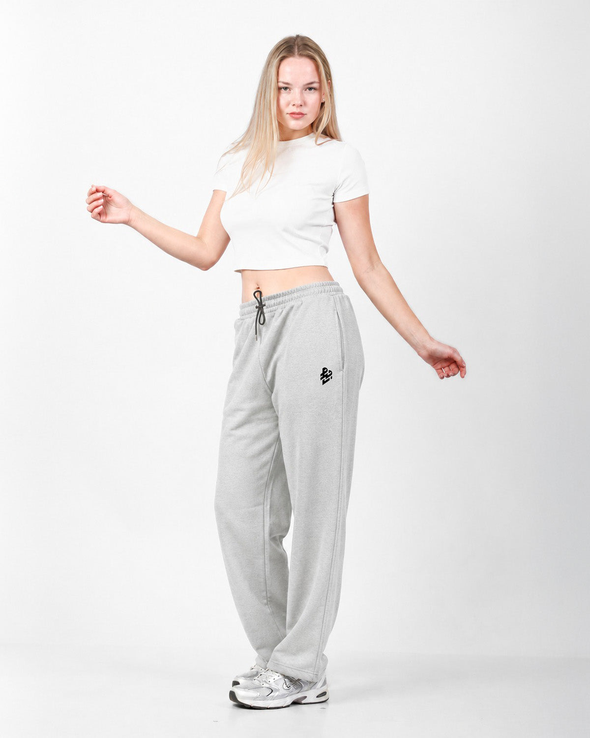 BAGGY PANTS.