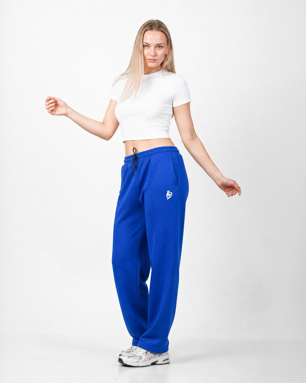 BAGGY PANTS.